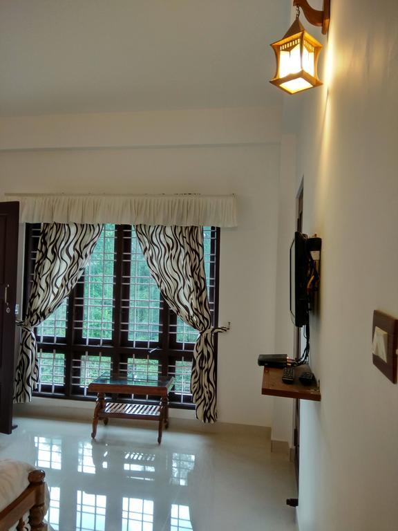Aditi Thekkady Exteriör bild